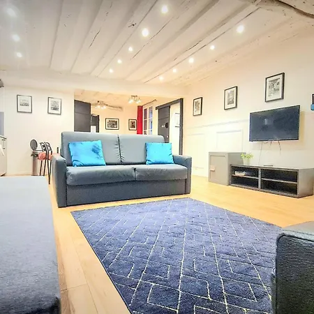 Apartment 100 - Luxury 2 Bedroom - Beaubourg Marais