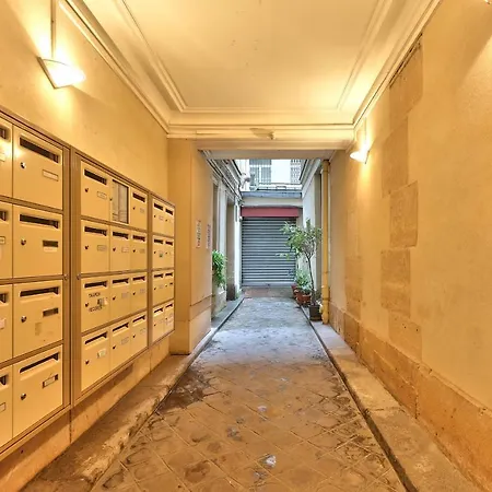 100 - Luxury 2 Bedroom - Beaubourg Marais 아파트 *