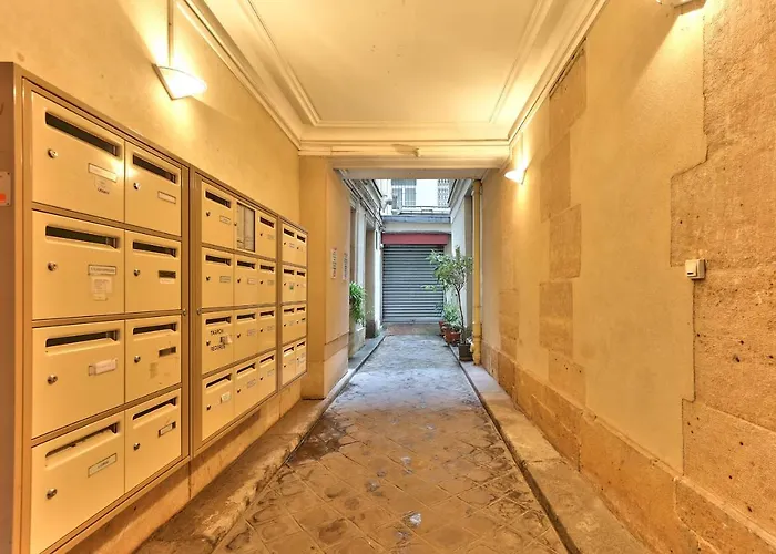 100 - Luxury 2 Bedroom - Beaubourg Marais Διαμέρισμα *