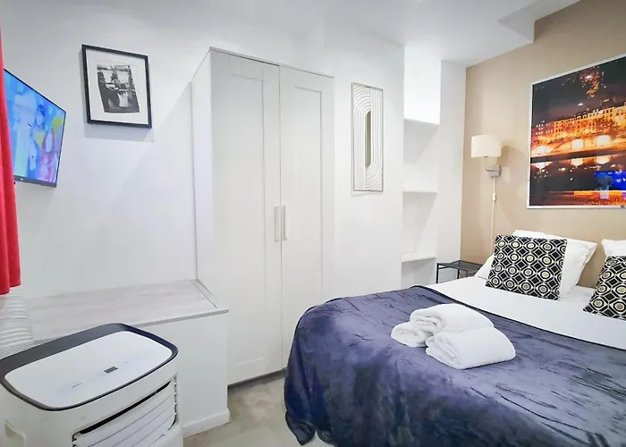 100 - Luxury 2 Bedroom - Beaubourg Marais *